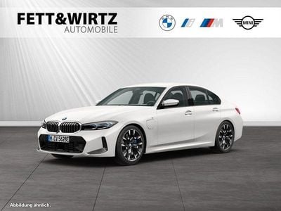 Gebraucht BMW 330e M Sport 292 PS (214 kW) 2024 Mineralweiß metallic Limousine