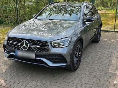 Gebraucht Mercedes GLC200 AMG line 163 PS (119 kW) 2019 Grau SUV