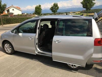 Second-hand VW Sharan Comfortline 140 CP (102 kW) 2013 Argintiu Monovolum