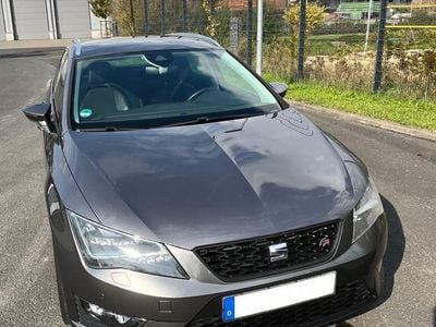 Grau Gebraucht 2016 Seat Leon ST FR Kombi | 16.350 € (Fairer Preis)