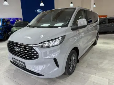 Neu Ford Tourneo Titanium 170 PS (125 kW) 2026 Grau Van / Kleinbus