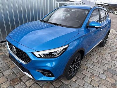 Neu MG ZS Luxury 106 PS (77 kW) 2025 Comoblau metallic Limousine