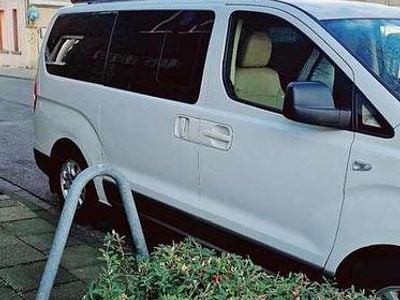 Gebraucht Hyundai H-1 170 PS (125 kW) 2015 Weiß Van / Kleinbus