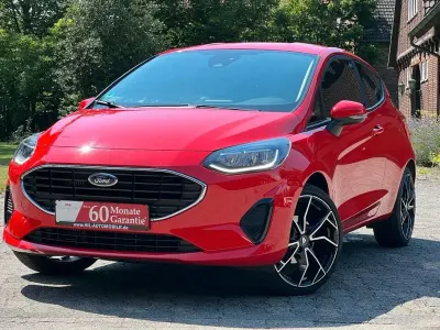 Gebraucht Ford Fiesta Cool & Connect 101 PS (74 kW) 2022 Rot Kleinwagen