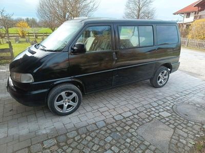 gebraucht VW Multivan T42.5l TDI ACV + Matratze und Vorhänge.