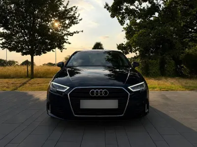 Gebraucht Audi A3 Comfort 116 PS (85 kW) 2017 Blau Limousine