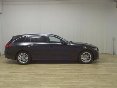Gebraucht Mercedes C200 Avantgarde 163 PS (119 kW) 2024 Schwarz Limousine