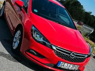 Gebraucht Opel Astra 110 PS (80 kW) 2017 Rot Kombi