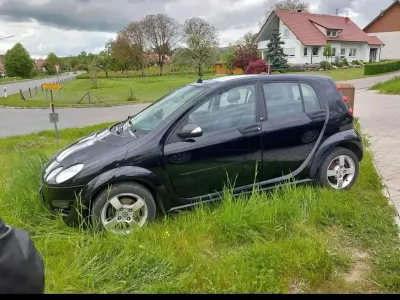 Używany Smart ForFour Pulse 75 KM (55 kW) 2004 Czarny Hatchback