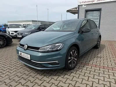 Gebraucht VW Golf VII IQ Drive 116 PS (85 kW) 2019 Blau Limousine