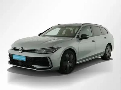 Usata VW Passat R-line 193 CV (141 kW) 2025 Argento Station wagon