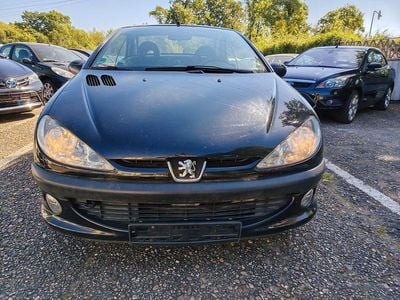 Usata Peugeot 206 109 CV (80 kW) 2002 Nero Cabrio