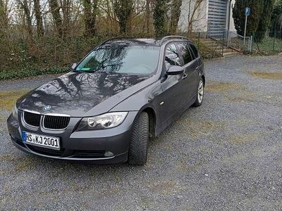 Gebraucht BMW 318 143 PS (105 kW) 2007 Grau Kombi