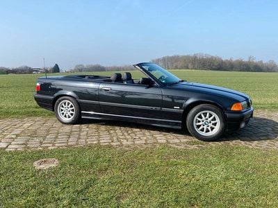 Gebraucht BMW 318 Cabriolet M Sport 116 PS (85 kW) 2000 Schwarz Cabrio