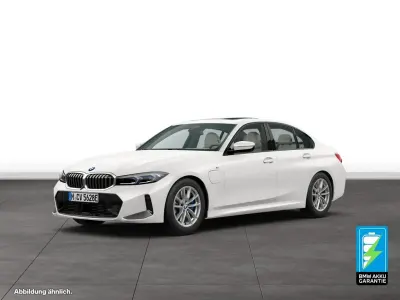 Gebraucht BMW 330e M Sport 292 PS (214 kW) 2025 Weiß Limousine