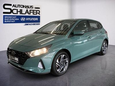 Gebraucht Hyundai i20 Trend 101 PS (74 kW) 2022 Mangrove green / mic Kleinwagen