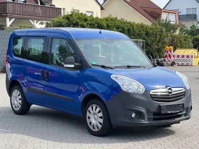 Gebraucht Opel Combo 120 PS (88 kW) 2018 Blau Van / Kleinbus