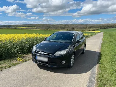 Gebraucht Ford Focus 140 PS (102 kW) 2014 Schwarz Kombi