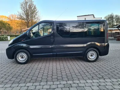 Gebraucht Opel Vivaro 101 PS (74 kW) 2003 Schwarz Van / Kleinbus