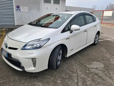 Gebraucht Toyota Prius 100 PS (73 kW) 2012 Weiß Limousine