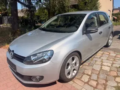 Gebraucht VW Golf VI Trendline 102 PS (75 kW) 2009 Reflexsilber metallic Limousine