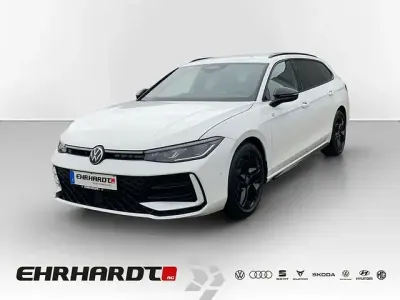 Gebraucht VW Passat R-line 150 PS (110 kW) 2024 Weiß Limousine