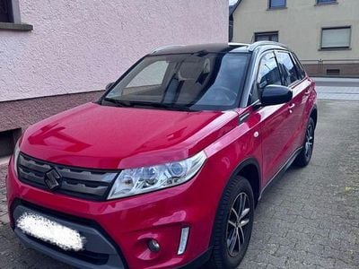Gebraucht Suzuki Vitara Comfort 120 PS (88 kW) 2017 Rot SUV