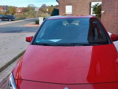 Gebraucht Mercedes B160 Style 90 PS (66 kW) 2015 Rot Van / Kleinbus