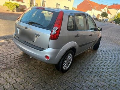Silber Gebraucht 2007 Ford Fiesta Kleinwagen | 2.299 € (Fairer Preis)