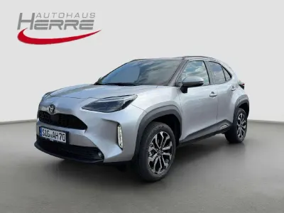 Gebraucht Toyota Yaris Cross 131 PS (96 kW) 2026 Shimmering silver metallic SUV