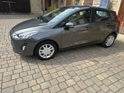 Gebraucht Ford Fiesta Cool & Connect 101 PS (74 kW) 2018 Grau Kleinwagen