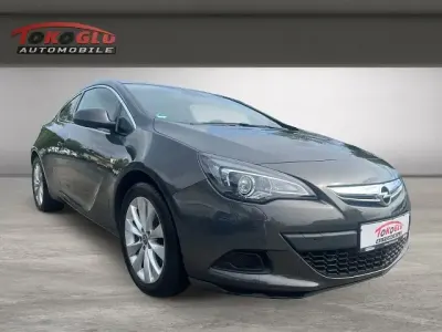 Gebraucht Opel Astra GTC Innovation 140 PS (102 kW) 2013 Grau Coupé