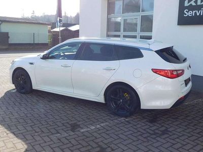 Gebraucht Kia Optima Vision 141 PS (103 kW) 2017 Shneeweiß perleffekt Kombi