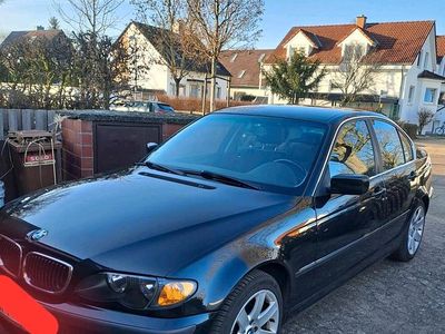 Schwarz Gebraucht 2001 BMW 320 Limousine | 2.600 € (Fairer Preis)
