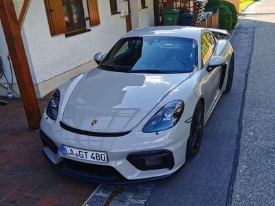 Porsche 718 Cayman GT4