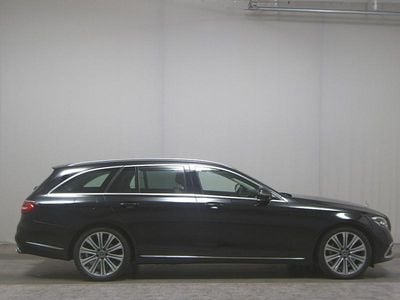 Schwarz Gebraucht 2023 Mercedes E220 Exclusive Limousine | 25.980 € (Superpreis)