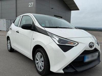 Usata Toyota Aygo 72 CV (52 kW) 2020 Bianco Utilitaria
