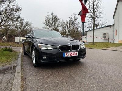 Schwarz Gebraucht 2017 BMW 318 Advantage Kombi | 6.990 € (Teuer)