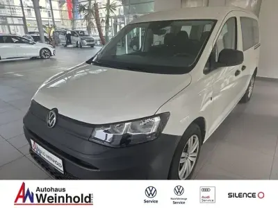 Używany VW Caddy 102 KM (75 kW) 2022 Biały Minivan