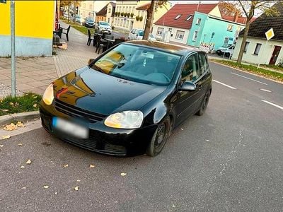 Gebraucht VW Golf V 115 PS (84 kW) 2004 Schwarz Kleinwagen