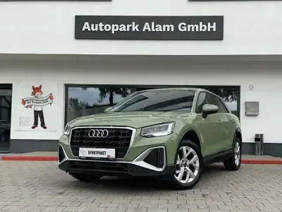 Gebraucht Audi Q2 S-Line 150 PS (110 kW) 2023 Rot SUV