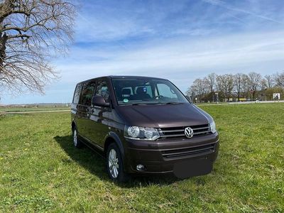 Second-hand VW T5 140 CP (102 kW) 2012 Andere farben Van