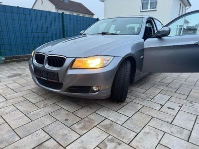 Gebraucht BMW 318 Comfort Edition 140 PS (102 kW) 2009 Grau Limousine