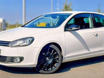 Weiß Gebraucht 2011 VW Golf Style Limousine | 4.500 € (Teuer)