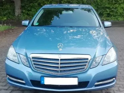 Usata Mercedes E220 170 CV (125 kW) 2012 Blu Berlina