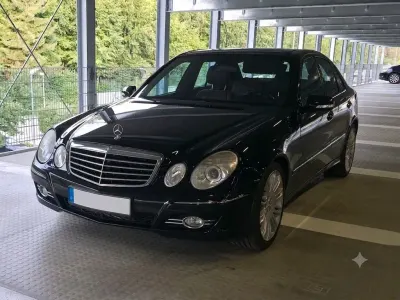 Gebraucht Mercedes E500 Avantgarde 387 PS (284 kW) 2007 Schwarz Limousine