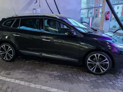Gebraucht Renault Mégane GrandTour Bose Edition 131 PS (96 kW) 2011 Kombi