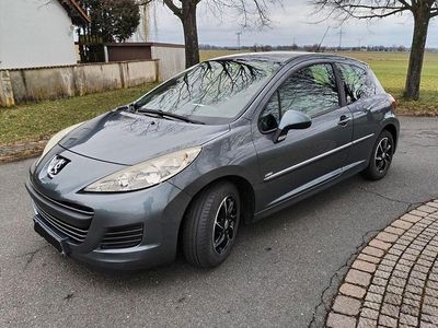 Gebraucht Peugeot 207 90 PS (66 kW) 2010 Grau Limousine