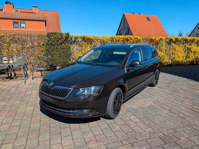 Gebraucht Skoda Superb Elegance 170 PS (125 kW) 2013 Braun Kombi