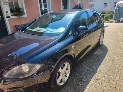 Usata Seat Leon Ecomotive 105 CV (77 kW) 2011 Nero Utilitaria